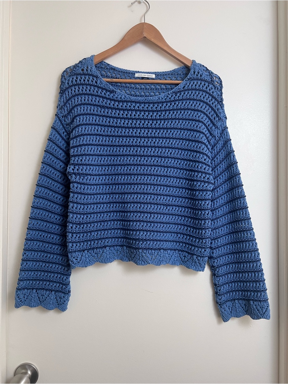 American Eagle Blue Striped Open Knit Cropped Sweater Medium Scalloped Hem